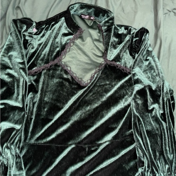 Velvet green shein dress - Picture 2 of 2